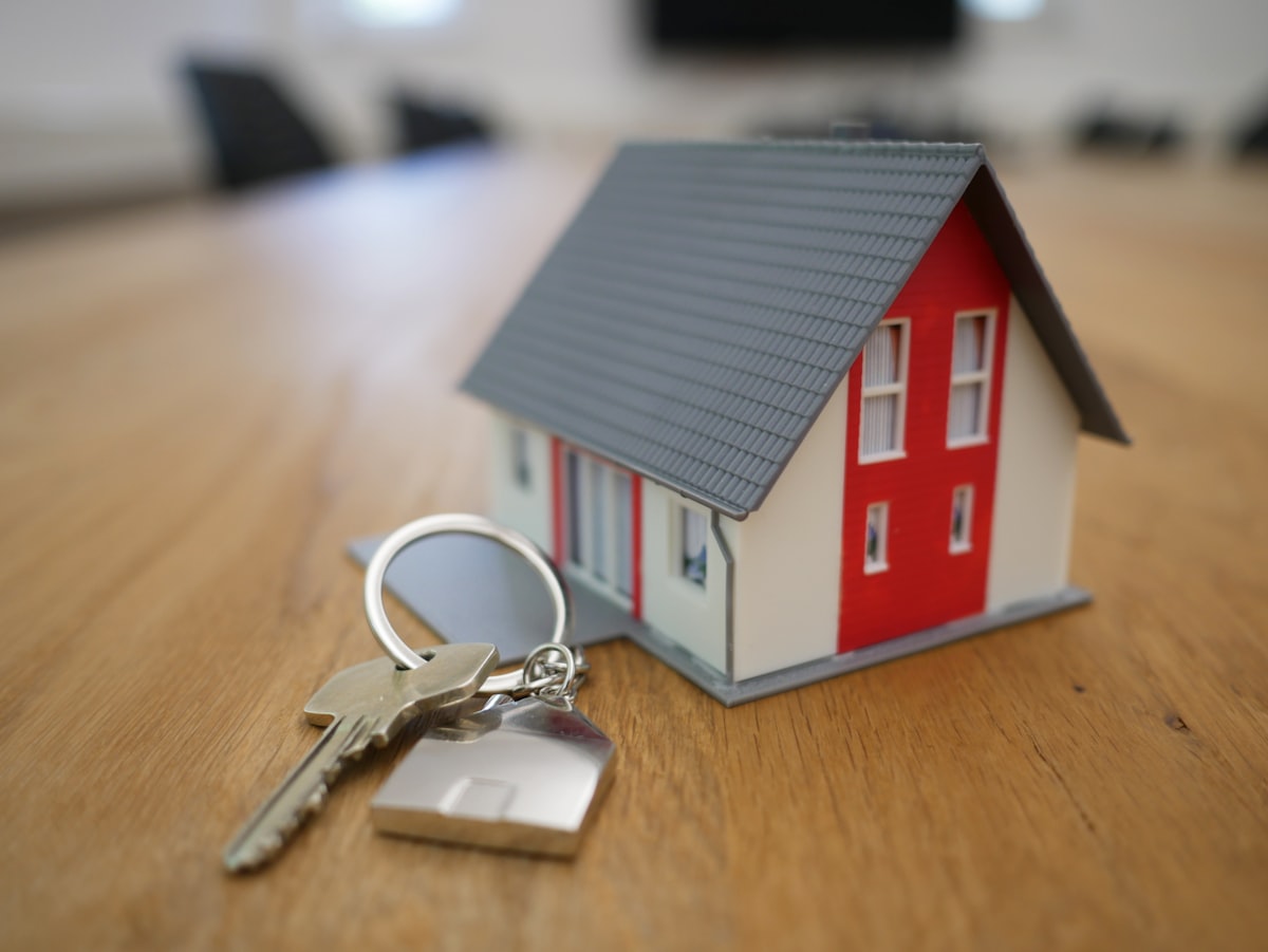 Achat immobilier dans le Luberon, remise de cl&eacute;s